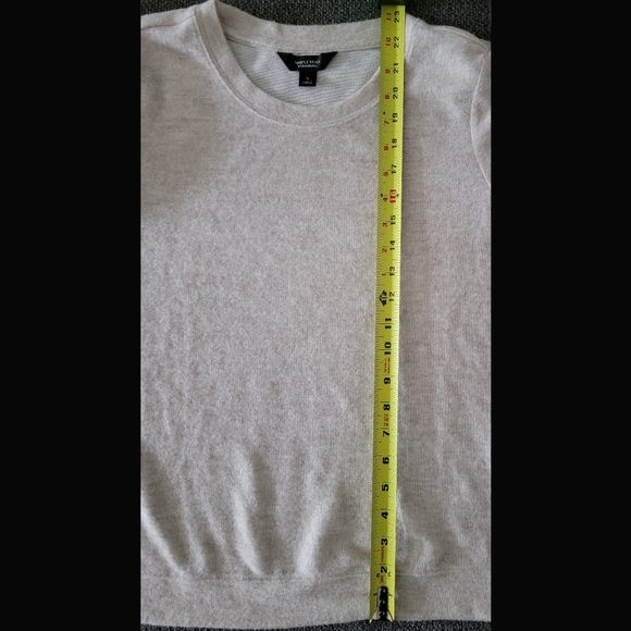 BNWT Simply Vera Vera Wang Women's Size S Soft Cream Scrunched Sleeve Sweater - Picture 6 of 6